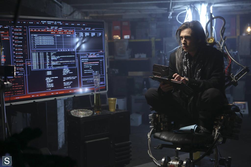 Almost-Human-Episode-1.11-Disrupt-Promotional-Photos-2_FULL