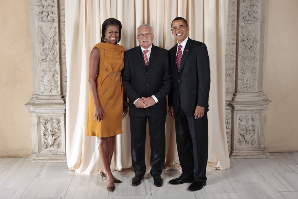 President Vaclav Klaus (Center) meeting with First Lady Michelle Obama (Left) and President Barrack Obama (Right).